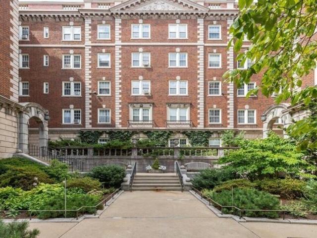Condo for sale in Cambridge