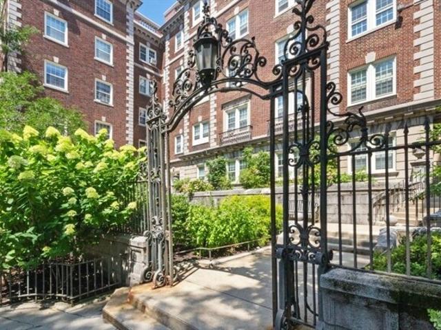 Condo for sale in Cambridge