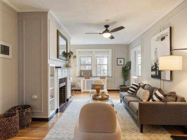 Condo for sale in Avon Hill, Cambridge