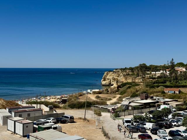 Apartamento alugar em Armação De Pêra, Faro