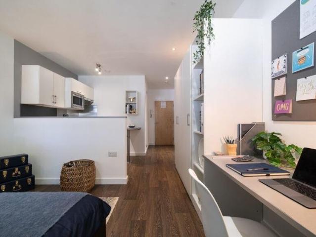 Room for rent in Pennycomequick, Mount Wise