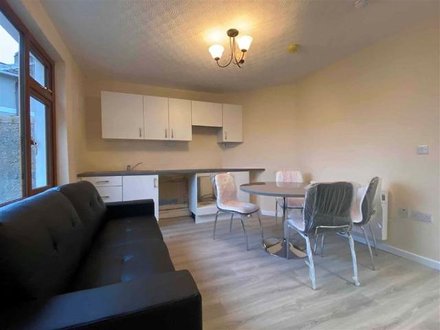 Apartment to rent in Bluebell, North Tipperary