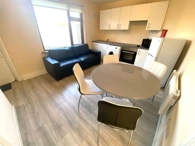 Apartment to rent in Bluebell, North Tipperary