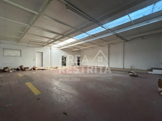 Armazém alugar em Seixal, Quinta do Outeiro
