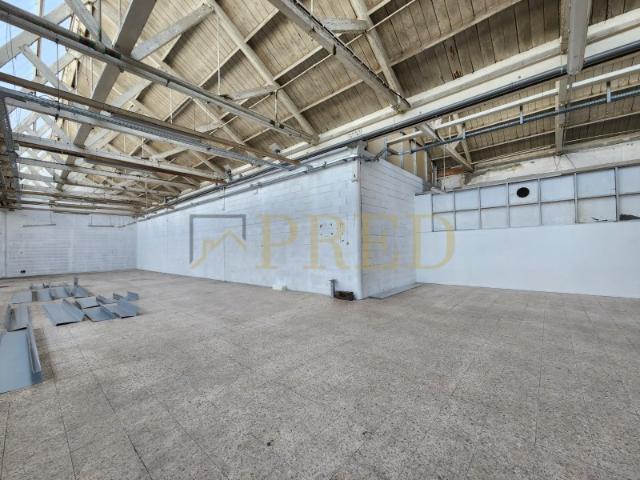 Armazém alugar em Mafamude, Vila Nova De Gaia