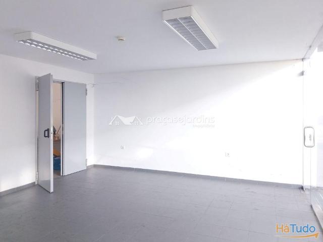 Armazém alugar em Leiria