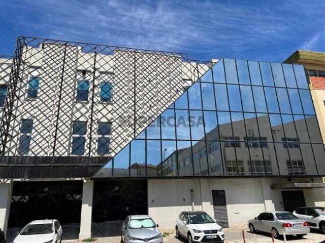 Armazém venda em Santiago Dos Velhos, Lisboa