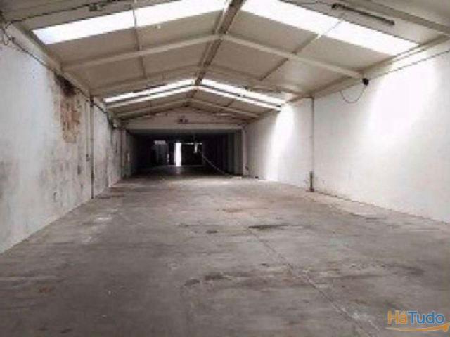 Armazém alugar em Porto
