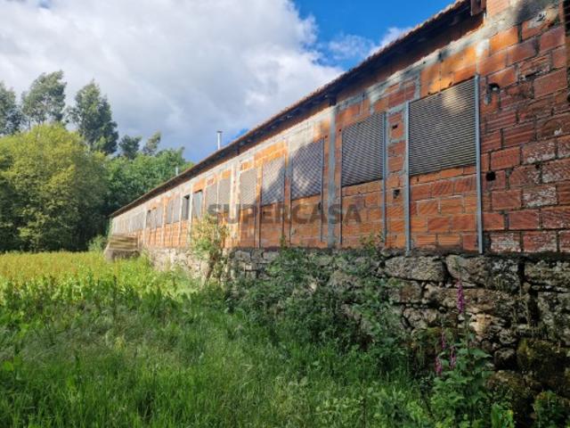 Armazém venda em Viseu