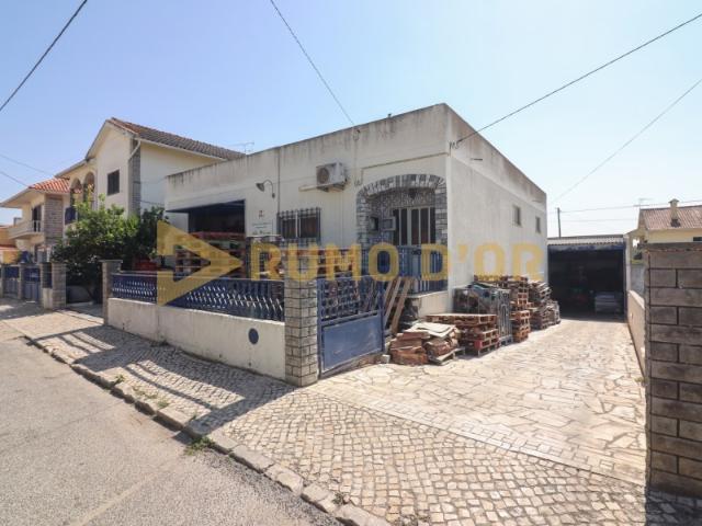Armazém venda em Alenquer (Santo Estêvão e Triana), Alenquer