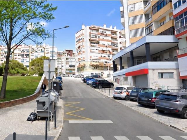 Armazém alugar em Amorosa, Odivelas