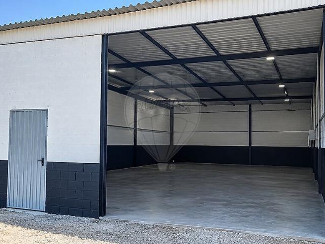Armazém venda em Covões, Pero Pinheiro