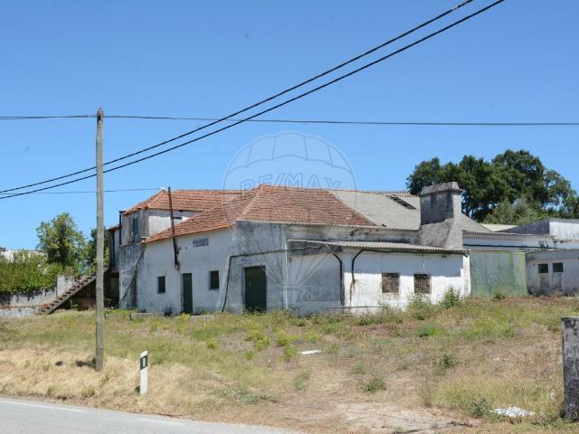 Armazém venda em Maçãs De Dona Maria, Leiria
