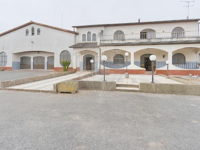 Armazém venda em Amoreira da Gândara, Paredes do Bairro e Ancas, Anadia
