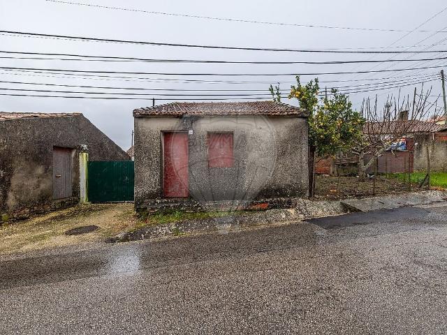 Armazém venda em Mouratos, Batalha