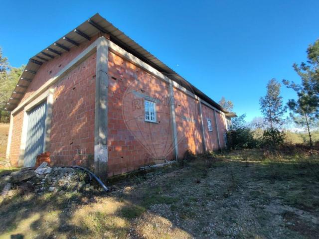 Armazém venda em Farejinhas, Castro Daire