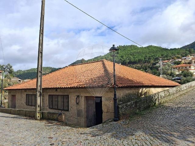 Armazém venda em Granja do Tedo, Tabuaço