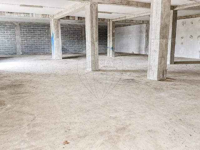 Armazém venda em Telhado, Amares