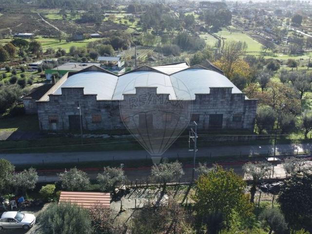 Armazém venda em Mourilhe, Viseu