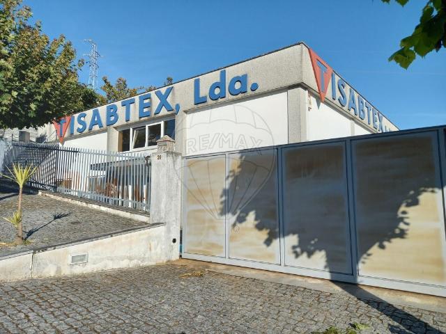Armazém venda em Sobretâmega, Porto