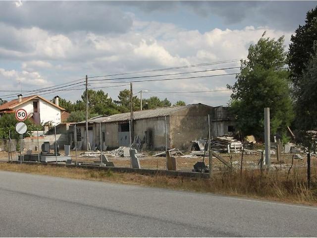 Armazém venda em Mouronho, Tábua