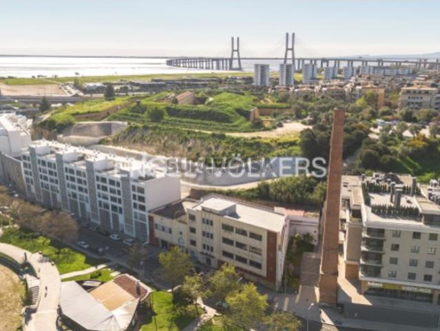 Armazém venda em Urbanização Real Forte, Santiago Dos Velhos