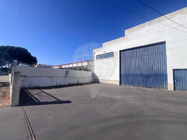 Armazém venda em Caxarias, Ourém