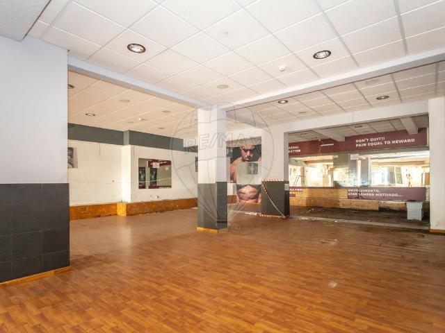 Armazém venda em Seixal, Arrentela