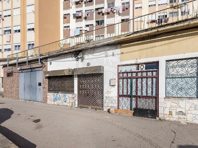 Armazém venda em Quinta do Teixeira, Seixal