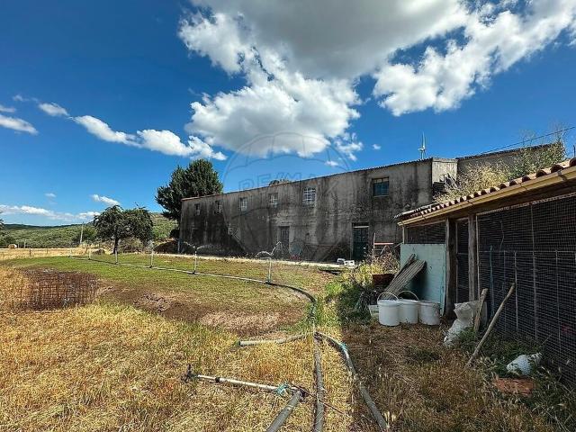 Armazém venda em Moinhos, Guarda