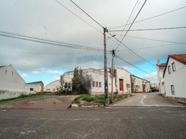 Armazém venda em Cadaval, Vermelha