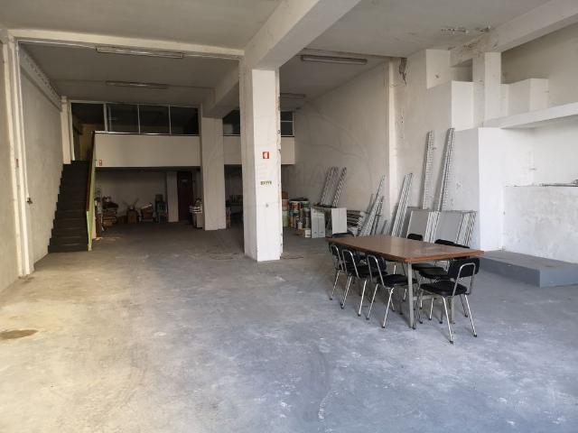 Armazém venda em Boxes, Vila Real