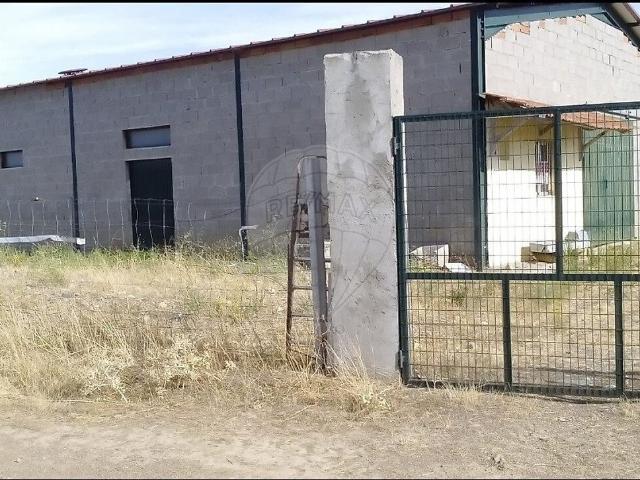 Armazém venda em Vimioso