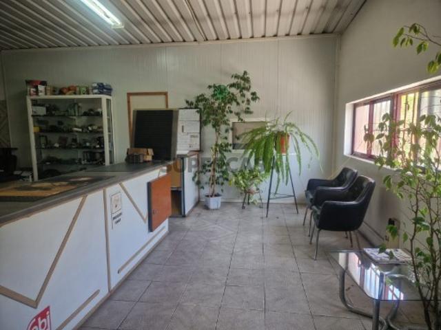 Armazém venda em Almada, Setúbal