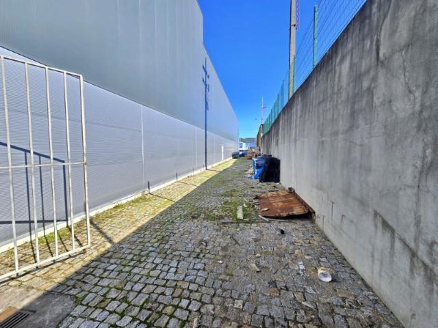 Armazém alugar em Valongo, Alfena