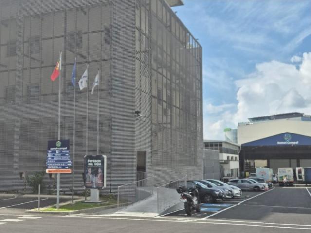 Armazém alugar em Bairro da Portela, Oeiras