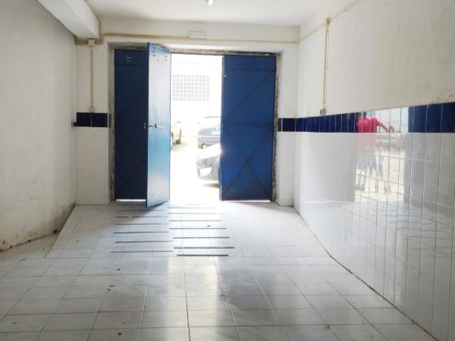 Armazém alugar em Falagueira, Amadora