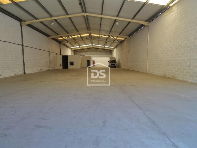 Armazém alugar em Coelheira, Gondomar