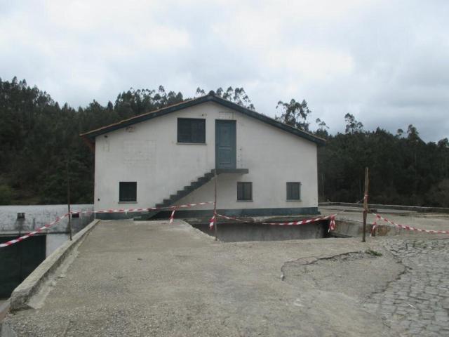 Armazém venda em Pussos, Leiria