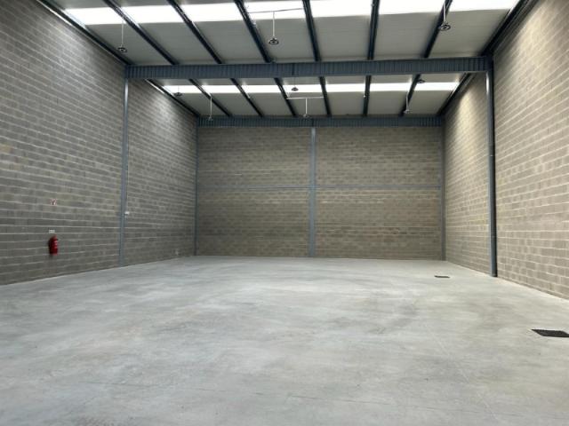 Armazém alugar em Aveiro