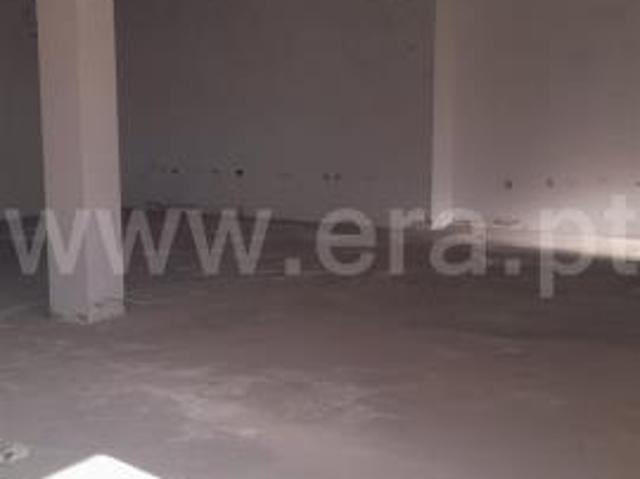 Armazém alugar em Rio Mau, Marco De Canaveses