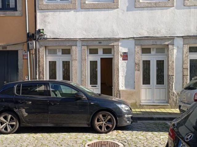 Armazém alugar em Porto