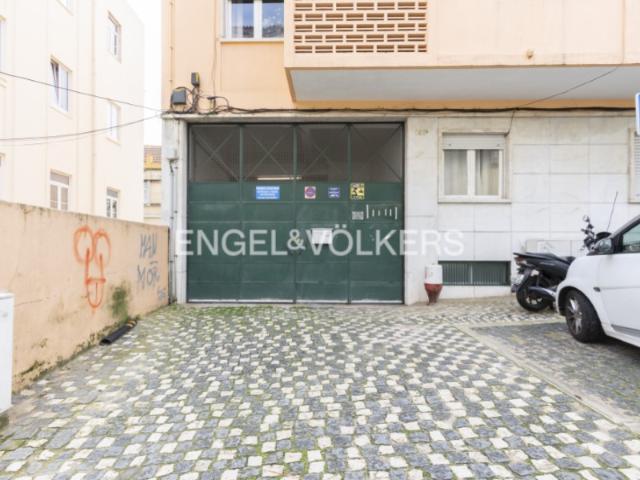 Armazém alugar em Lisboa