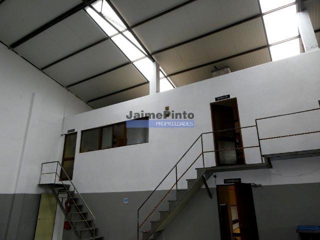 Armazém alugar em Vila Nova De Gaia, Porto
