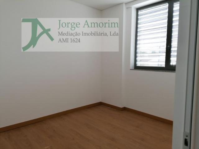 Armazém alugar em Vila Nova De Gaia, Porto