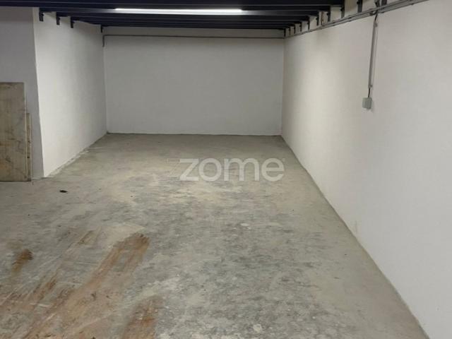 Armazém alugar em Carvalhosa, Porto