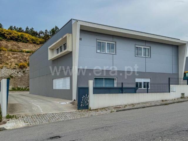 Armazém venda em Medados, Cinfães