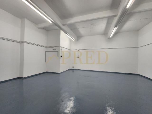 Armazém alugar em Porto