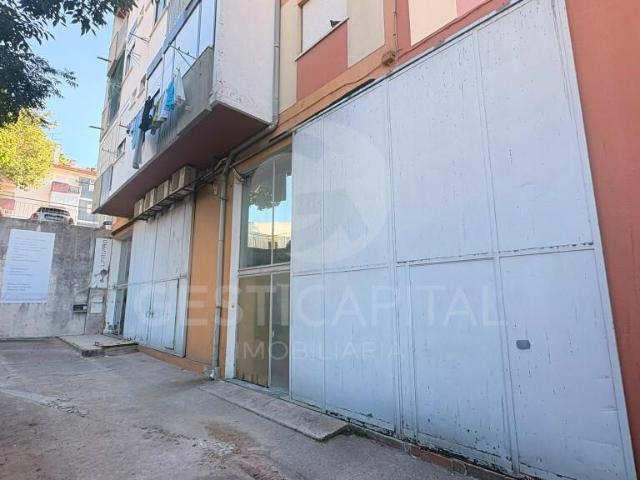 Armazém venda em Venda Nova, Amadora