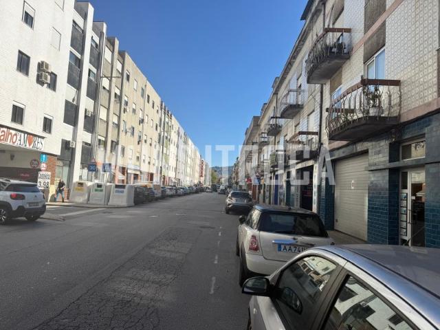 Armazém venda em São José de São Lázaro, Braga